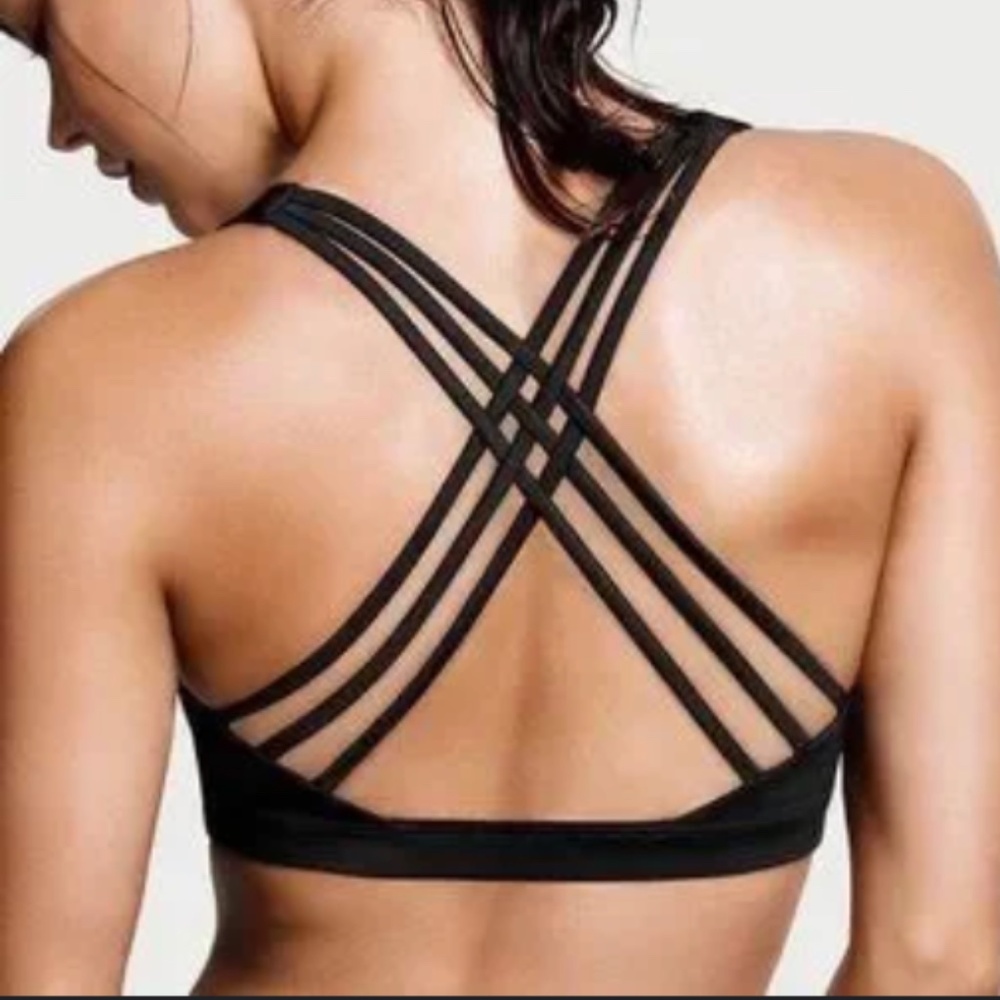 L | NWOT Black Crossback Sports Bra